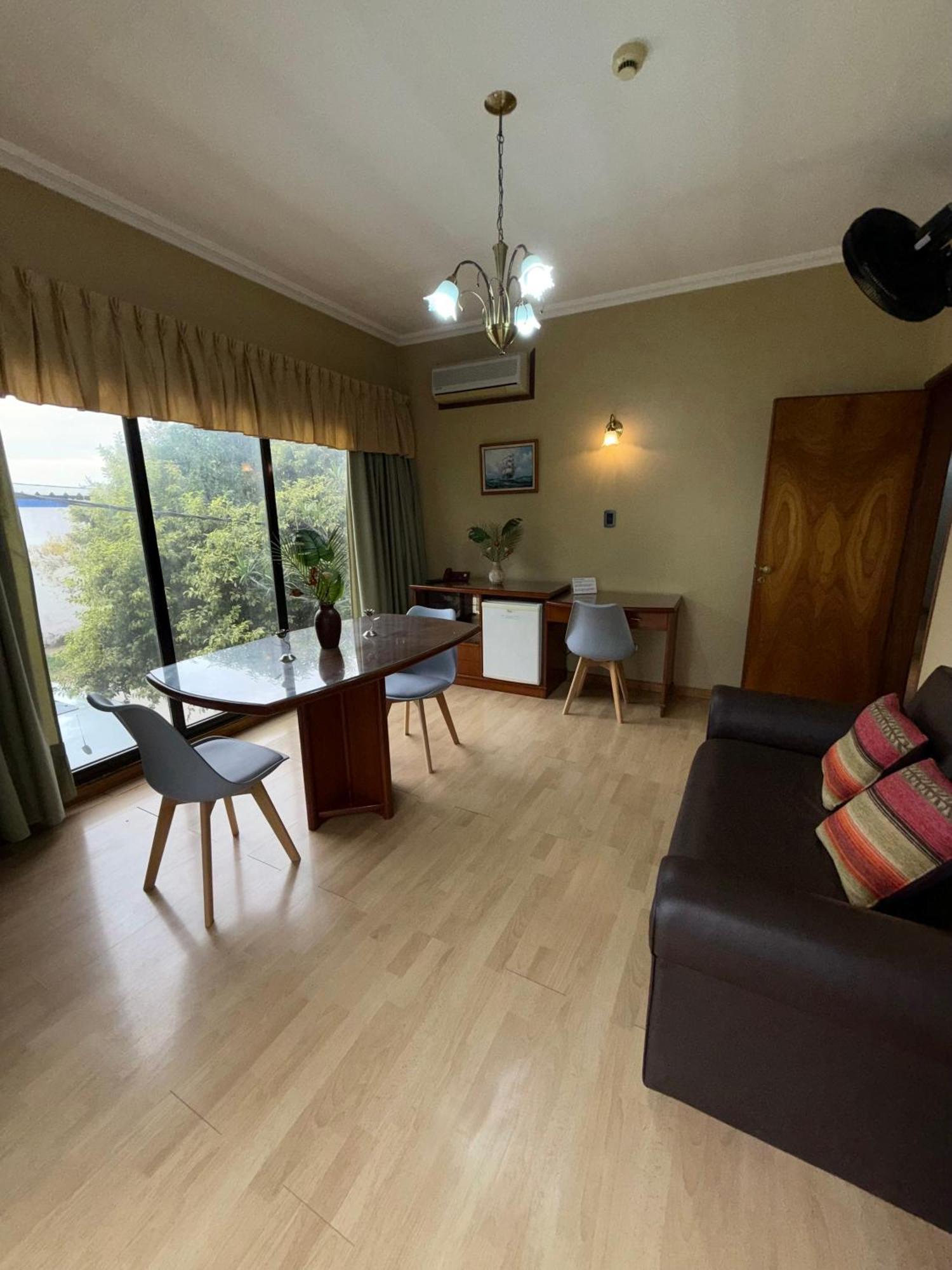 Hotel Escala Uno سانتو تومي المظهر الخارجي الصورة
